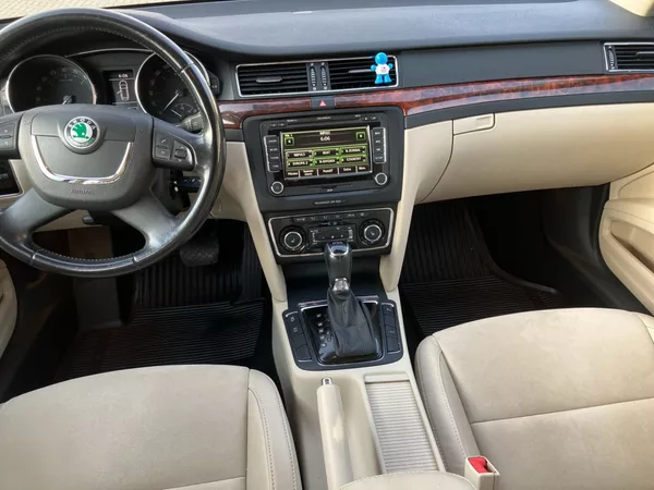 Škoda Superb 2.0TDI 125kW DSG ELEGANCE + - foto 22