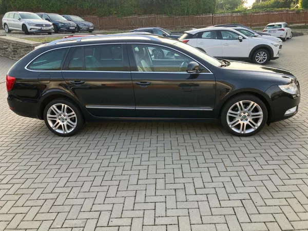 Škoda Superb 2.0TDI 125kW DSG ELEGANCE + - foto 3