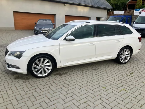 Škoda Superb 2.0TDI 110kW STYLE ALCANTARA - foto 10