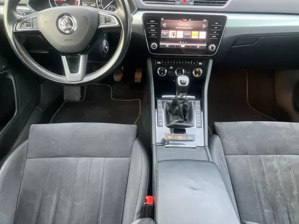 Škoda Superb 2.0TDI 110kW STYLE ALCANTARA - foto 21