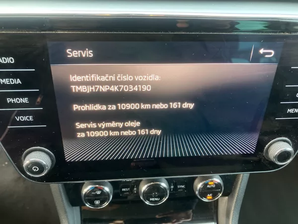 Škoda Superb 2.0TDI 110kW STYLE ALCANTARA - foto 29