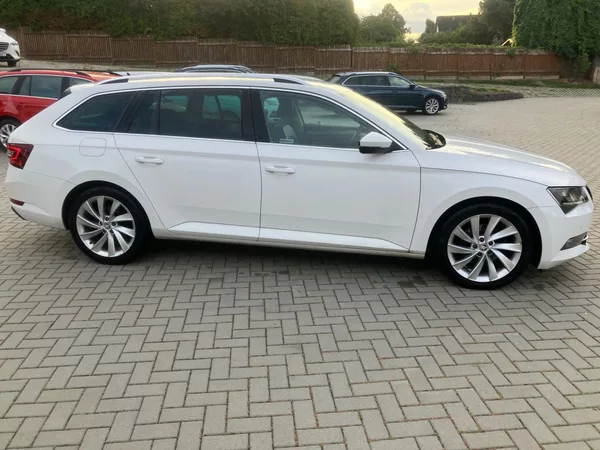 Škoda Superb 2.0TDI 110kW STYLE ALCANTARA - foto 3