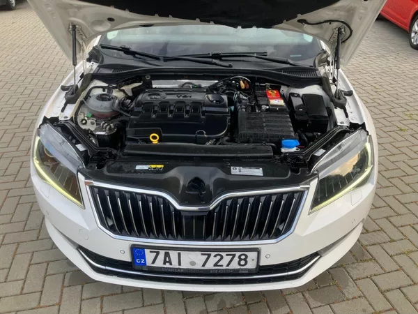 Škoda Superb 2.0TDI 110kW STYLE ALCANTARA - foto 30