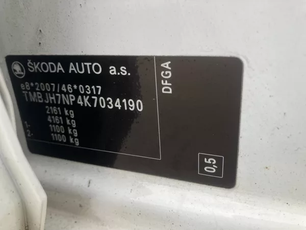 Škoda Superb 2.0TDI 110kW STYLE ALCANTARA - foto 31
