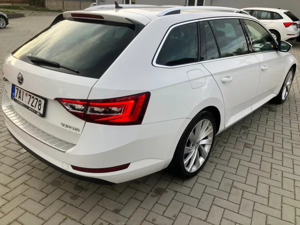 Škoda Superb 2.0TDI 110kW STYLE ALCANTARA - foto 6