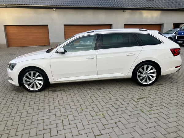 Škoda Superb 2.0TDI 110kW STYLE ALCANTARA - foto 9