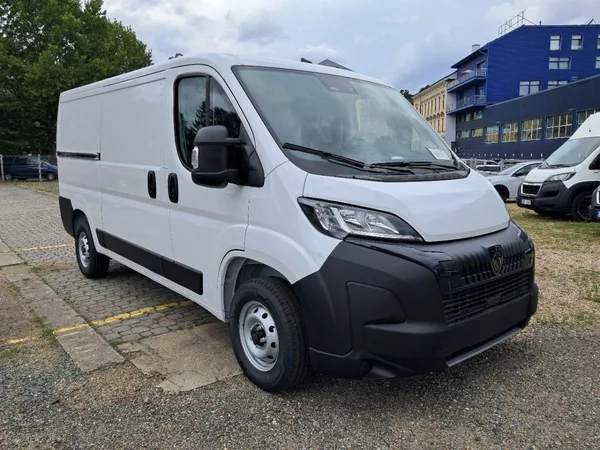 Peugeot Boxer Furgon 3000 L2H1 BlueHDi 120k - foto 3