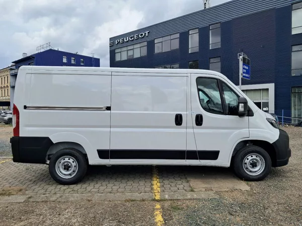 Peugeot Boxer Furgon 3000 L2H1 BlueHDi 120k - foto 4