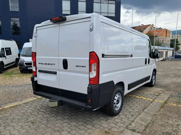 Peugeot Boxer Furgon 3000 L2H1 BlueHDi 120k - foto 5