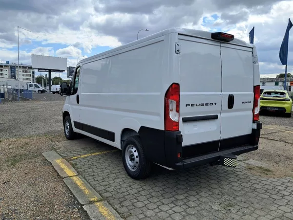 Peugeot Boxer Furgon 3000 L2H1 BlueHDi 120k - foto 7