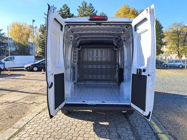 Peugeot Boxer Furgon 3000 L2H2 BlueHDi 120k - foto 10