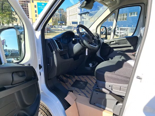 Peugeot Boxer Furgon 3000 L2H2 BlueHDi 120k - foto 12