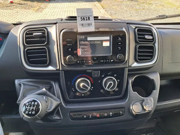 Peugeot Boxer Furgon 3000 L2H2 BlueHDi 120k - foto 19