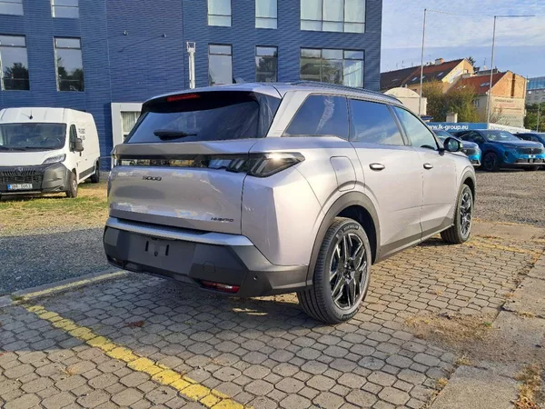 Peugeot 5008 5008 ALLURE Hybrid 145 e-DCS6- - foto 5