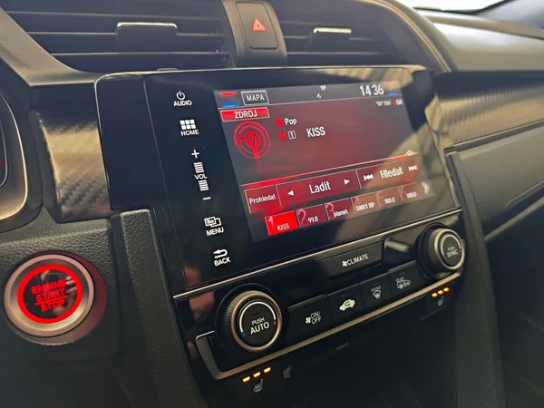 Honda Civic 1.5 Turbo Sport Plus 134kW 6MT - foto 22