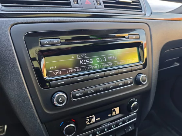 Škoda Rapid 1.2 TSi Spaceback Ambition + - foto 19