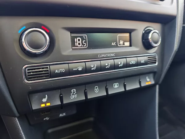 Škoda Rapid 1.2 TSi Spaceback Ambition + - foto 20