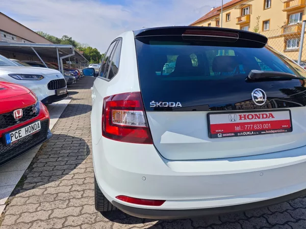 Škoda Rapid 1.2 TSi Spaceback Ambition + - foto 38