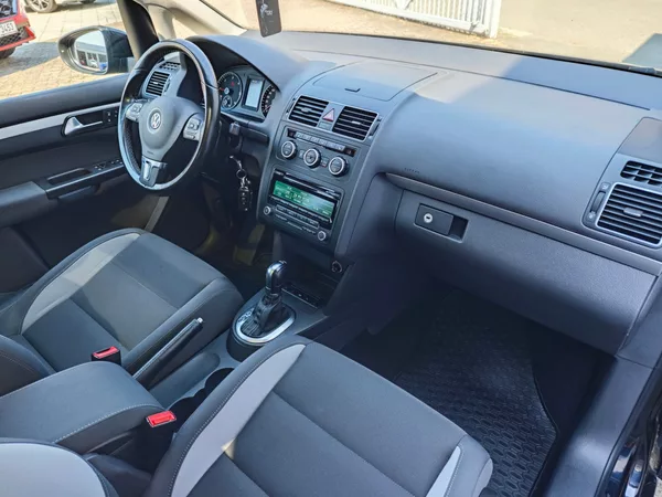 Volkswagen Touran 2.0 TDi Life 7 Míst Panorama - foto 10