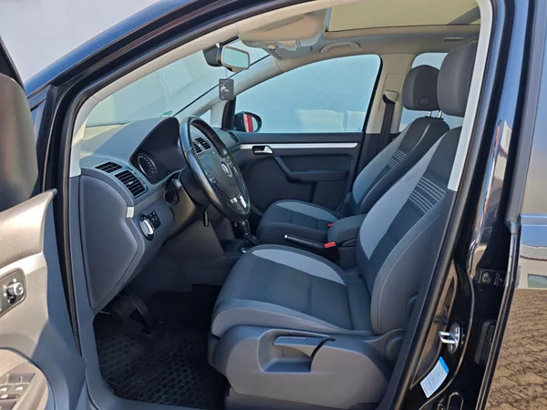 Volkswagen Touran 2.0 TDi Life 7 Míst Panorama - foto 16