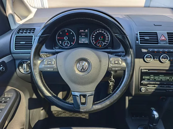 Volkswagen Touran 2.0 TDi Life 7 Míst Panorama - foto 18