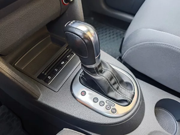 Volkswagen Touran 2.0 TDi Life 7 Míst Panorama - foto 28