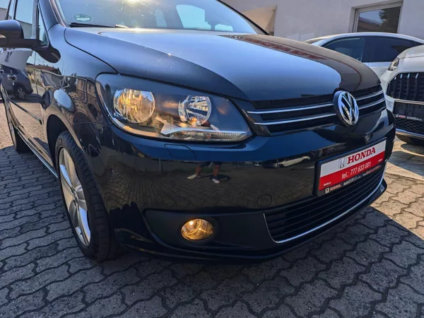 Volkswagen Touran 2.0 TDi Life 7 Míst Panorama - foto 37
