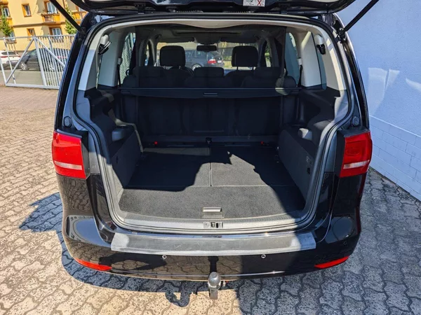 Volkswagen Touran 2.0 TDi Life 7 Míst Panorama - foto 6