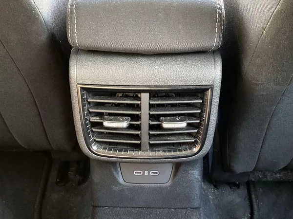 Škoda Fabia 1.0 TSI Top Selection - foto 26