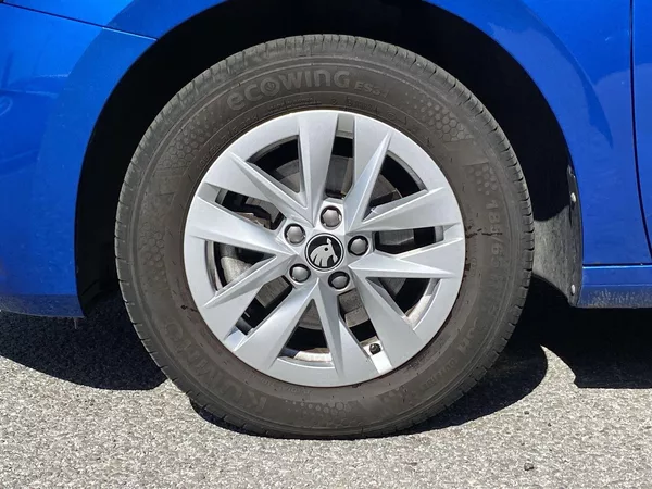 Škoda Fabia 1.0 TSI Top Selection - foto 29