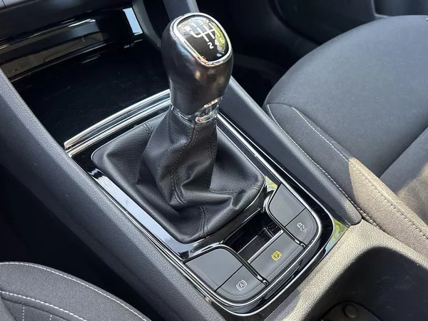 Škoda Karoq 1.5 TSI Ambition + - foto 15