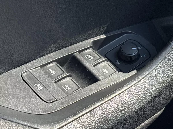 Škoda Karoq 1.5 TSI Ambition + - foto 17