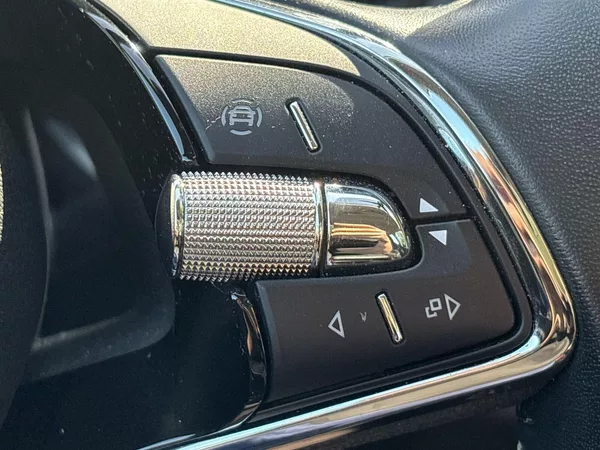 Škoda Karoq 1.5 TSI Ambition + - foto 20