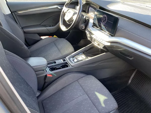 Škoda Octavia Combi 2.0 TDI DSG Style - foto 10