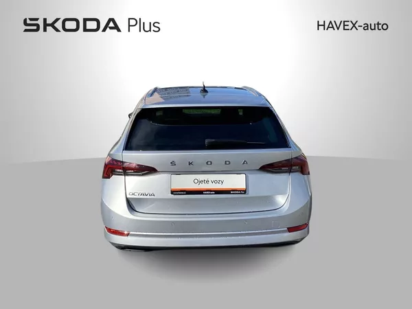 Škoda Octavia Combi 2.0 TDI DSG Style - foto 35