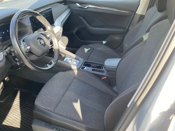 Škoda Octavia Combi 2.0 TDI DSG Style - foto 8