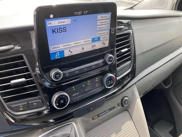 Ford Tourneo Custom 2.0 EcoBlue Titanium - foto 13
