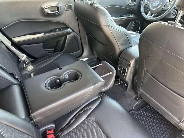 Jeep Compass 1.4 MultiAir 4x4 Automat - foto 10