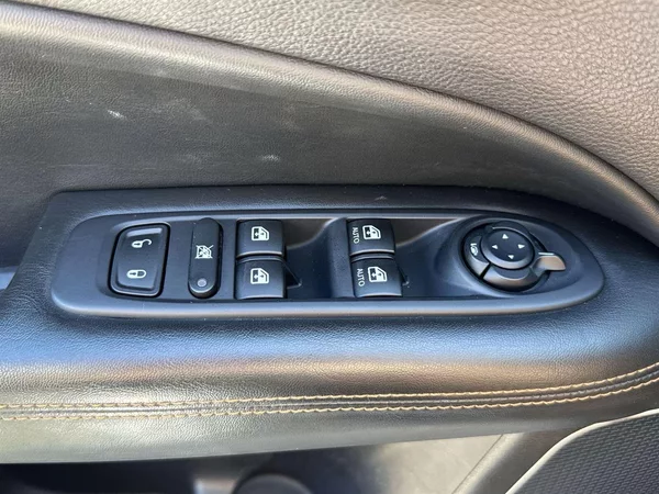 Jeep Compass 1.4 MultiAir 4x4 Automat - foto 11