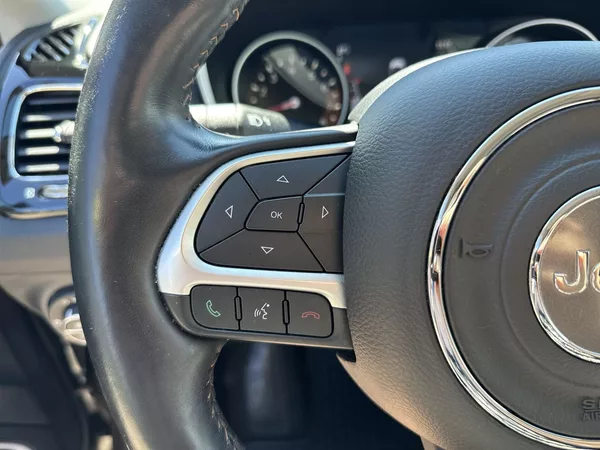 Jeep Compass 1.4 MultiAir 4x4 Automat - foto 13