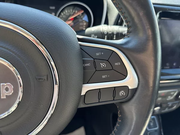 Jeep Compass 1.4 MultiAir 4x4 Automat - foto 14