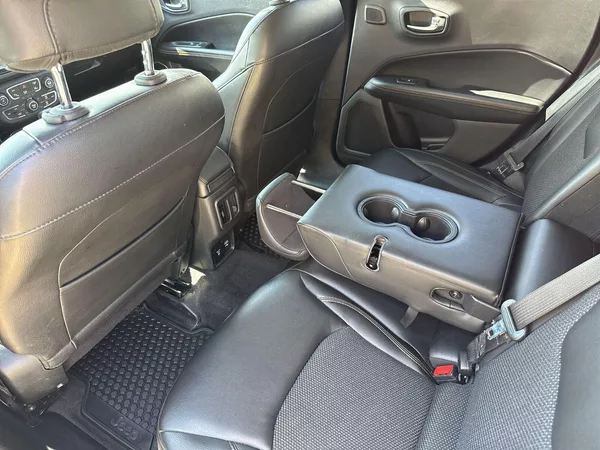 Jeep Compass 1.4 MultiAir 4x4 Automat - foto 8
