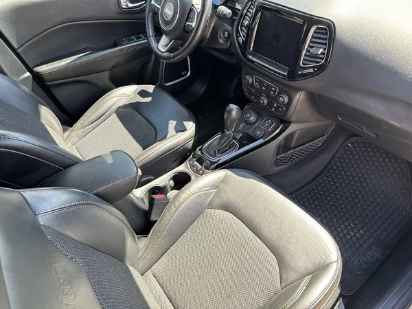 Jeep Compass 1.4 MultiAir 4x4 Automat - foto 9