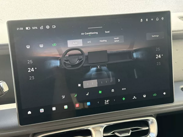 Leapmotor B10 DESIGN HYBRID EV - foto 14