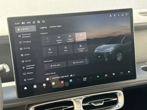 Leapmotor B10 DESIGN HYBRID EV - foto 15