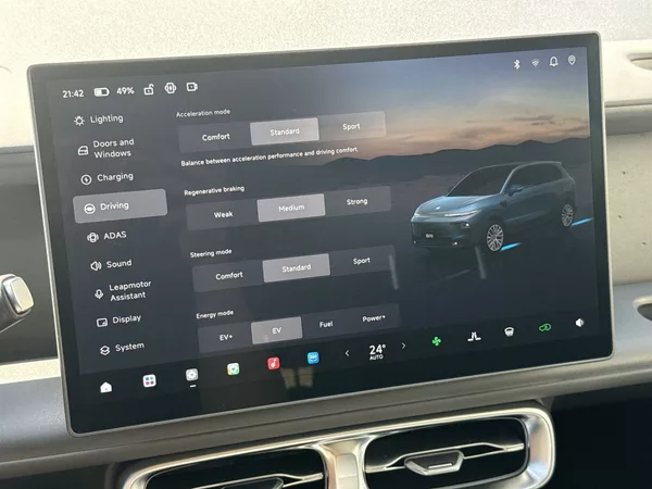Leapmotor B10 DESIGN HYBRID EV - foto 18