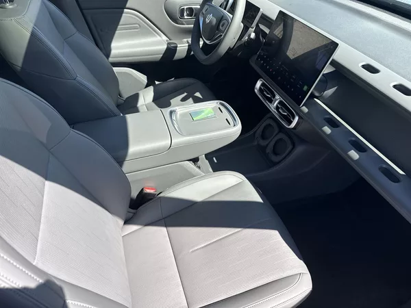 Leapmotor B10 DESIGN HYBRID EV - foto 9