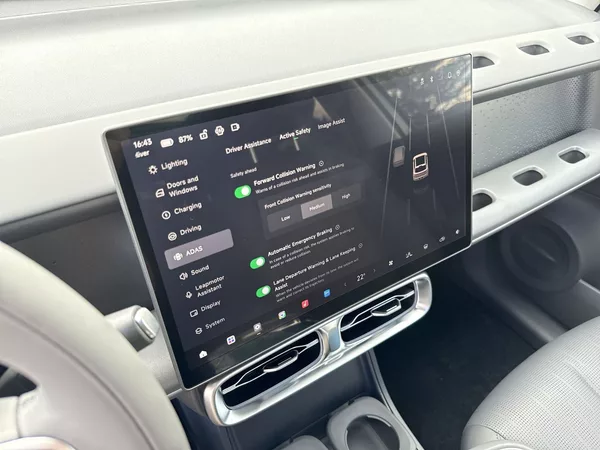 Leapmotor B10 DESIGN HYBRID EV - foto 18
