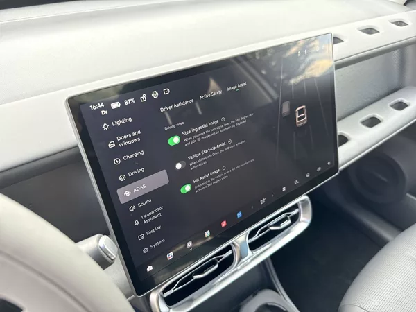 Leapmotor B10 DESIGN HYBRID EV - foto 19