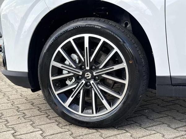 Leapmotor B10 DESIGN HYBRID EV - foto 26